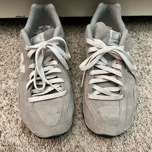 New Balance 442 Women's Shoes Size 7.5 Gray Suede CW442G